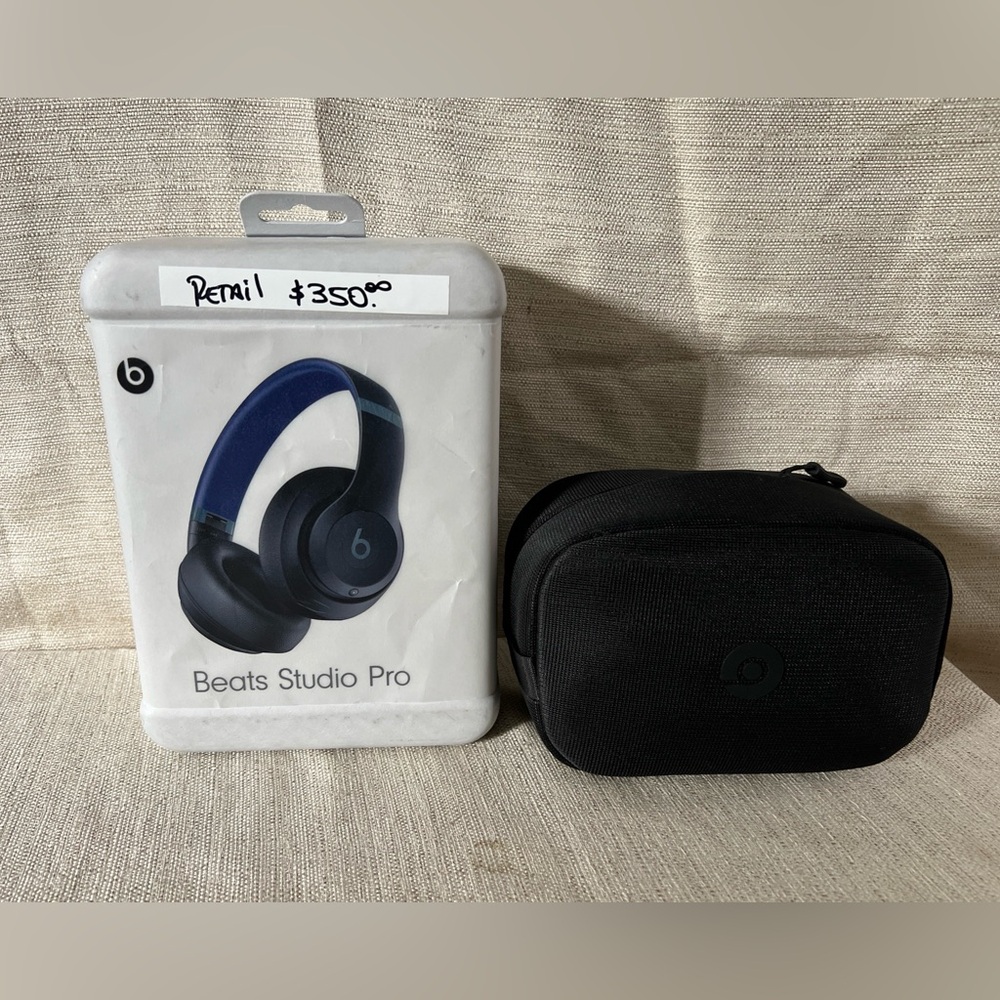 Beats Studio Pro - Wireless Bluetooth Noise Cancelling Color Blue.